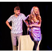 «Читай. Цілуй. Біжи.»